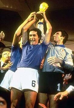 聚光灯下的 聚光灯下的