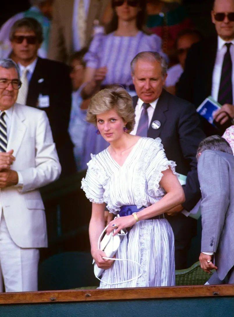 超越前辈的 超越前辈的